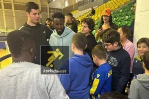 Στο "Λευκόθεο" ο Σαρφό και "επίθεση" αγάπης (βίντεο/φώτος)