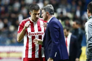 Νικολακόπουλος: "Σωκράτη και άλλες αλλαγές ετοιμάζει ο Μίτσελ στον Ολυμπιακό"