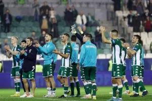 Νικολογιάννης: "Περιμένω σκληρό παιχνίδι από τον Ιωνικό - Οι σκέψεις Γιοβάνοβιτς για την ενδεκάδα"