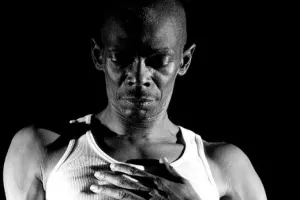 Πέθανε ο τραγουδιστής των Faithless Maxi Jazz