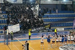 (ΒΙΝΤΕΟ) Απόλλων/ "Βάλτε να πιούμε" στο κλειστό 
