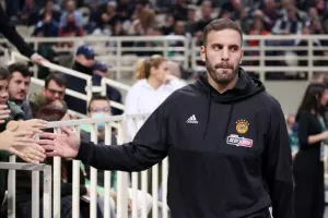 Εύγε Νίκο: Ο Παππάς δίνει όλο το συμβόλαιο του στις καθαρίστριες του ΟΑΚΑ!