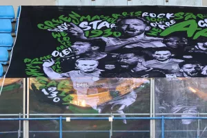 Απαραίτητα νίκη