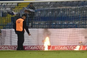ΦΩΤΟΡΕΠΟΡΤΑΖ/ Φωτιές και αντικείμενα στο ΠΑΠ...