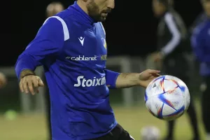 (ΦΩΤΟΣ ΑΠΟΕΛ) Συγκέντρωση... 
