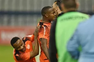 (ΟΡΙΣΤΙΚΗ ΔΙΑΚΟΠΗ) Ανόρθωση 0-2 Καρμιώτισσα (Φώτος)