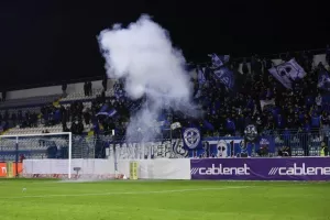 ΦΩΤΟΡΕΠΟΡΤΑΖ/ Φωτιές και αντικείμενα στο ΠΑΠ...
