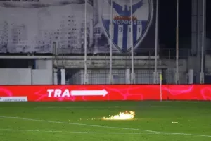ΦΩΤΟΡΕΠΟΡΤΑΖ/ Φωτιές και αντικείμενα στο ΠΑΠ...