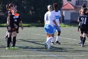 Καρμιώτισσα Χρυσομηλιά-Apollon Ladies (Φωτορεπορτάζ)