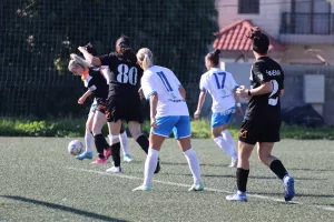 Καρμιώτισσα Χρυσομηλιά-Apollon Ladies (Φωτορεπορτάζ)