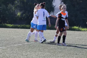 Καρμιώτισσα Χρυσομηλιά-Apollon Ladies (Φωτορεπορτάζ)