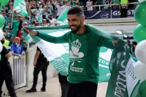 Που κατέληξαν τα γάντια τίτλου που φόρεσε ο Φαμπιάνο