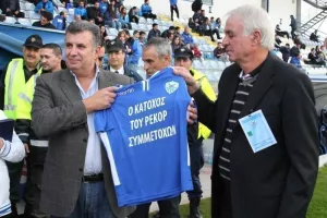 Γιορτάζει ο Αντωνάκης/ "Σημαία" και ρέκορντμαν της Ανόρθωσης 