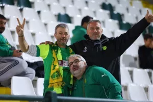 Δόξα – ΑΕΚ: "Καρδιοχτύπησε" αλλά... απέδρασε με Γκιούρτσο! (Φώτος)