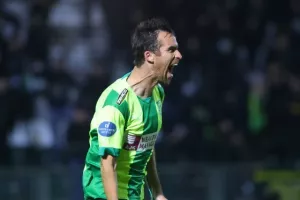 Δόξα – ΑΕΚ: "Καρδιοχτύπησε" αλλά... απέδρασε με Γκιούρτσο! (Φώτος)
