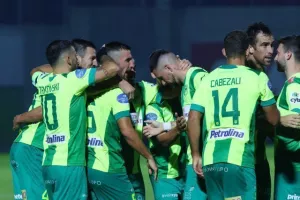 Δόξα – ΑΕΚ: "Καρδιοχτύπησε" αλλά... απέδρασε με Γκιούρτσο! (Φώτος)