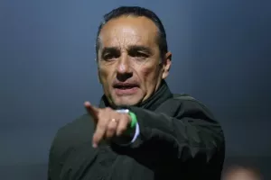 Δόξα – ΑΕΚ: "Καρδιοχτύπησε" αλλά... απέδρασε με Γκιούρτσο! (Φώτος)