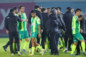 Δόξα – ΑΕΚ: "Καρδιοχτύπησε" αλλά... απέδρασε με Γκιούρτσο! (Φώτος)
