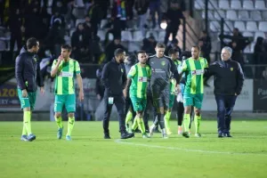 Δόξα – ΑΕΚ: "Καρδιοχτύπησε" αλλά... απέδρασε με Γκιούρτσο! (Φώτος)