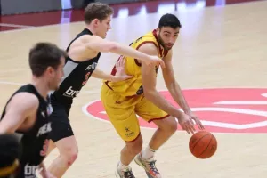 Ήττα από Μπάμπεργκ παρά την υπερπροσπάθεια για Κεραυνό (φώτος)
