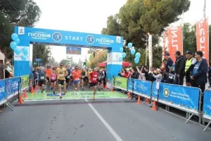 (ΦΩΤΟΣ) "Quantum Nicosia Marathon 2022"