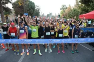 (ΦΩΤΟΣ) "Quantum Nicosia Marathon 2022"