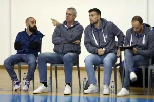 Δραματικό... διπλό για το ΑΠΟΕΛ στο "αιώνιο" με buzzer beater! (ΦΩΤΟΣ)