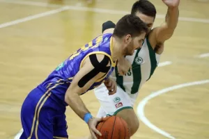 Δραματικό... διπλό για το ΑΠΟΕΛ στο "αιώνιο" με buzzer beater! (ΦΩΤΟΣ)