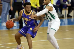 Δραματικό... διπλό για το ΑΠΟΕΛ στο "αιώνιο" με buzzer beater! (ΦΩΤΟΣ)