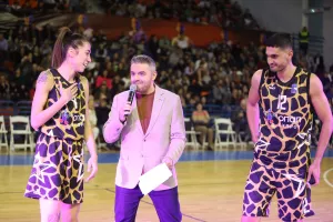ΦΩΤΟΣ/Έκανε πρόταση γάμου στο All Star Game ο Μάριος!