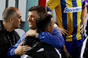 Αγκαλιά οι κόουτς