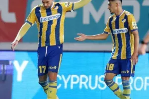 Νέα Σαλαμίνα-ΑΠΟΕΛ: Το "τρένο" του Μιλόγεβιτς πέρασε και από το "Αμμόχωστος"! (φώτος)