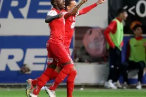 Νέα Σαλαμίνα-ΑΠΟΕΛ: Το "τρένο" του Μιλόγεβιτς πέρασε και από το "Αμμόχωστος"! (φώτος)