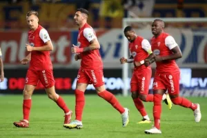 Νέα Σαλαμίνα-ΑΠΟΕΛ: Το "τρένο" του Μιλόγεβιτς πέρασε και από το "Αμμόχωστος"! (φώτος)