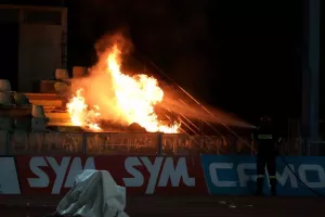 ΦΩΤΟΡΕΠΟΡΤΑΖ-ΤΣΙΡΕΙΟ/Γήπεδο ή πολεμικό πεδίο;;