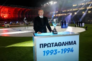 Ολες οι προσωπικότητες του Απόλλωνα που μετέφεραν τα τρόπαια στο νέο γήπεδο (φώτος)