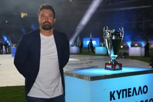 Ολες οι προσωπικότητες του Απόλλωνα που μετέφεραν τα τρόπαια στο νέο γήπεδο (φώτος)