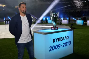 Ολες οι προσωπικότητες του Απόλλωνα που μετέφεραν τα τρόπαια στο νέο γήπεδο (φώτος)