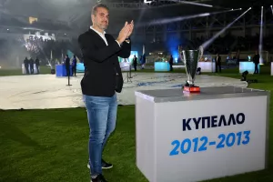 Ολες οι προσωπικότητες του Απόλλωνα που μετέφεραν τα τρόπαια στο νέο γήπεδο (φώτος)