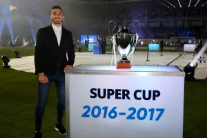 Ολες οι προσωπικότητες του Απόλλωνα που μετέφεραν τα τρόπαια στο νέο γήπεδο (φώτος)
