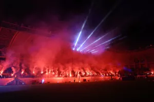 Η Θύρα 1 έκλεισε το event με εντυπωσιακό pyro show σε ολόκληρο το γήπεδο! (βίντεο/φώτος)