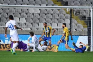 ΑΠΟΕΛ - Ανόρθωση: Έπιασε δεκάρι, επέστρεψε στην κορυφή! (φώτος)