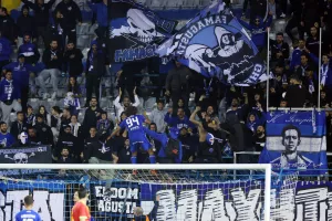 Γκολ με κεφαλιά ο Ουάρντα και... ανέβηκε στην κερκίδα! (φώτος/βίντεο)