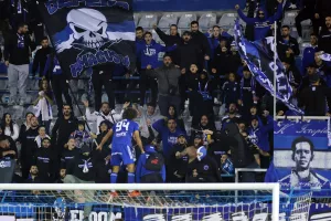 Γκολ με κεφαλιά ο Ουάρντα και... ανέβηκε στην κερκίδα! (φώτος/βίντεο)