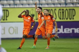 (ΟΡΙΣΤΙΚΗ ΔΙΑΚΟΠΗ) Ανόρθωση 0-2 Καρμιώτισσα (Φώτος)