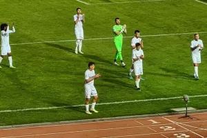 Ανταπόδοση με χειροκρότημα και... δωράκια! (Φώτος)