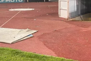 ΝΕΟΤΕΡΟ φωτορεπορτάζ/ Ασχήμιες δίχως τέλος