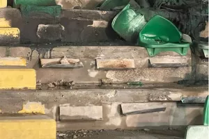 ΝΕΟΤΕΡΟ φωτορεπορτάζ/ Ασχήμιες δίχως τέλος
