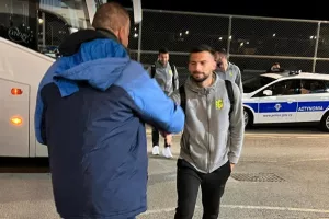 Η άφιξη της ΑΕΚ... στην Περιστερώνα (Φώτος)