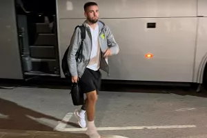 Η άφιξη της ΑΕΚ... στην Περιστερώνα (Φώτος)